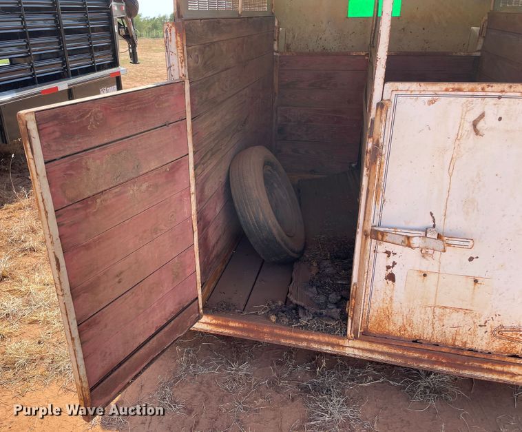 image for item DN5098 1970 Linville  livestock trailer