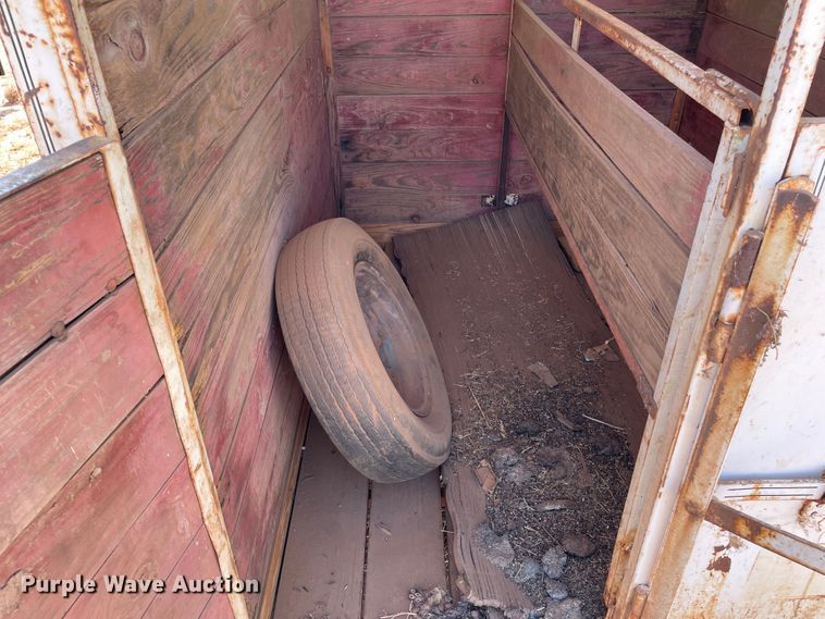 image for item DN5098 1970 Linville  livestock trailer