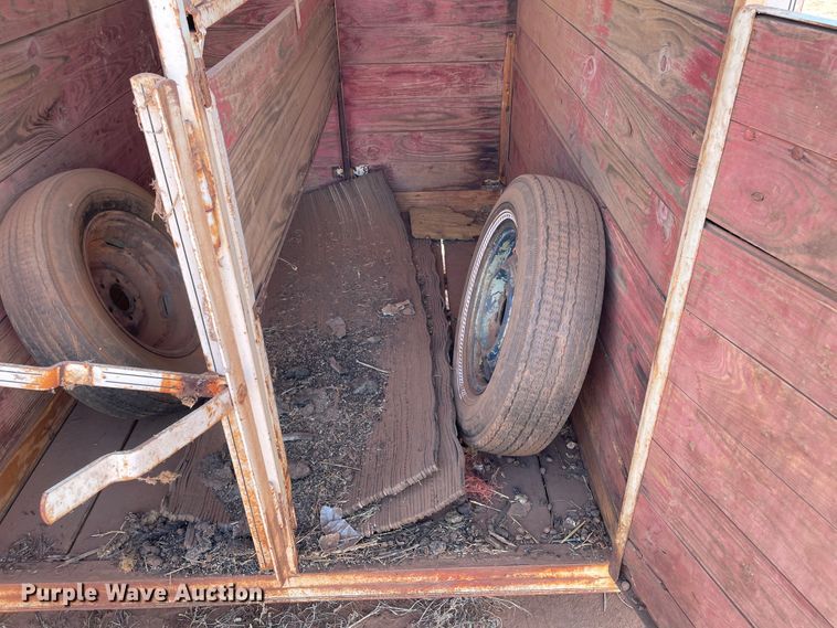 image for item DN5098 1970 Linville  livestock trailer