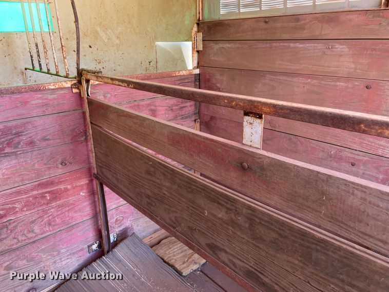 image for item DN5098 1970 Linville  livestock trailer