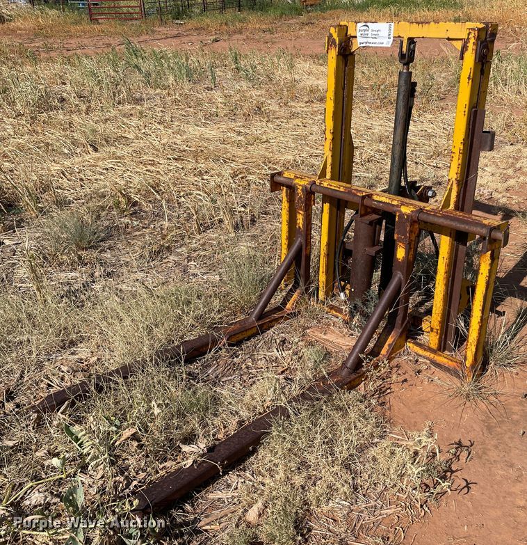 image for item DN5099 46"L bale spear