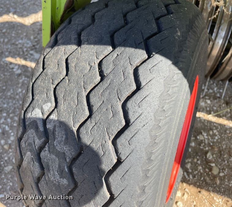 image for item DN5125 2018 Claas 380  pickup head