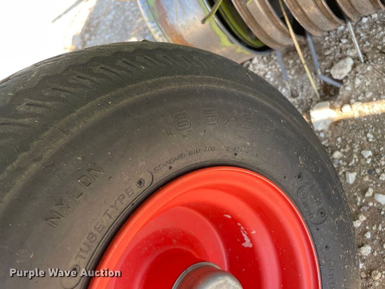 image for item DN5125 2018 Claas 380  pickup head