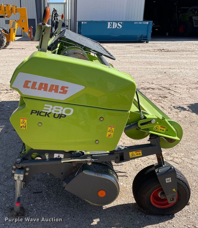 image for item DN5126 2018 Claas 380  pickup head