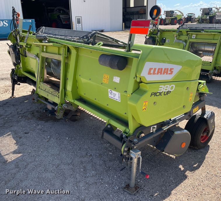 image for item DN5126 2018 Claas 380  pickup head