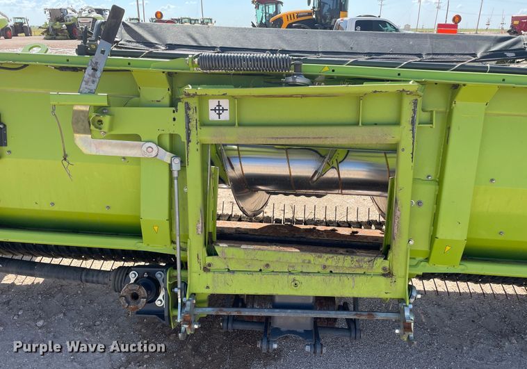 image for item DN5126 2018 Claas 380  pickup head