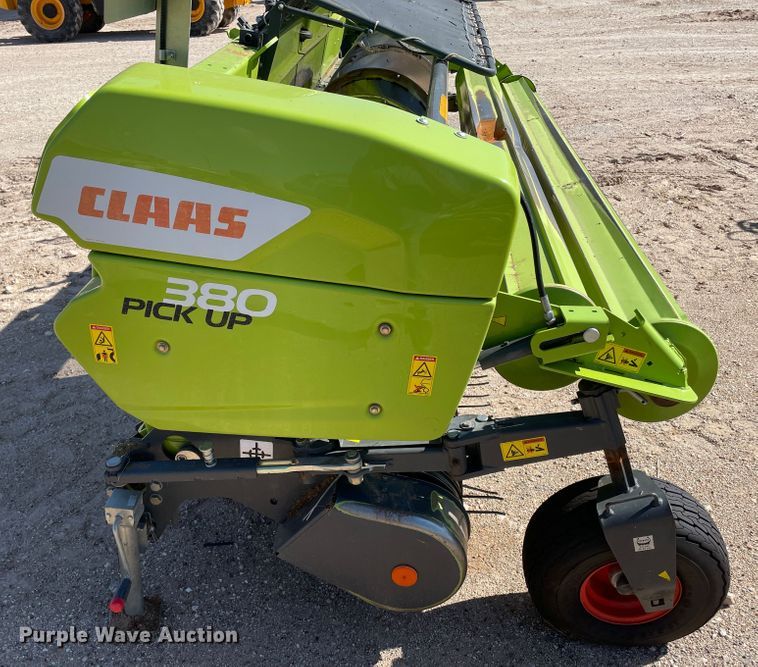 image for item DN5126 2018 Claas 380  pickup head