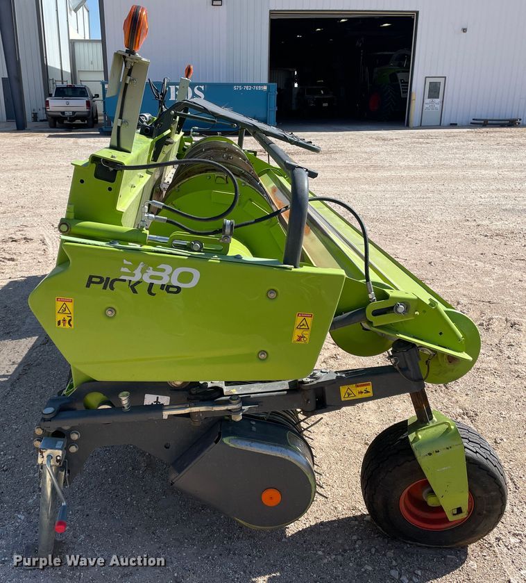 image for item DN5127 2018 Claas 380  pickup head