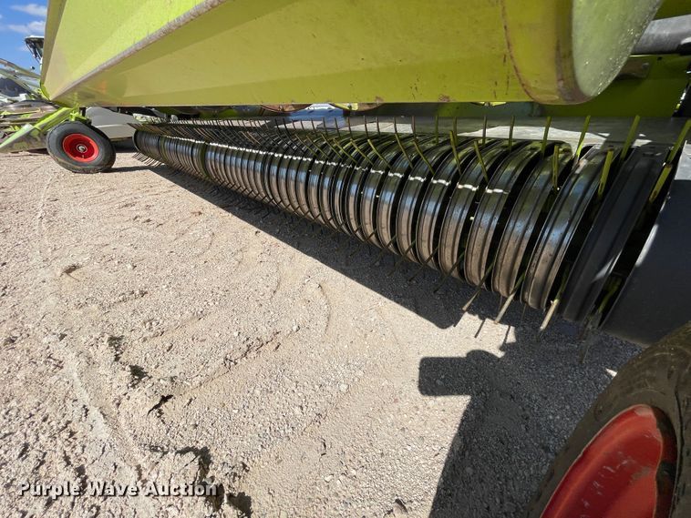 image for item DN5127 2018 Claas 380  pickup head