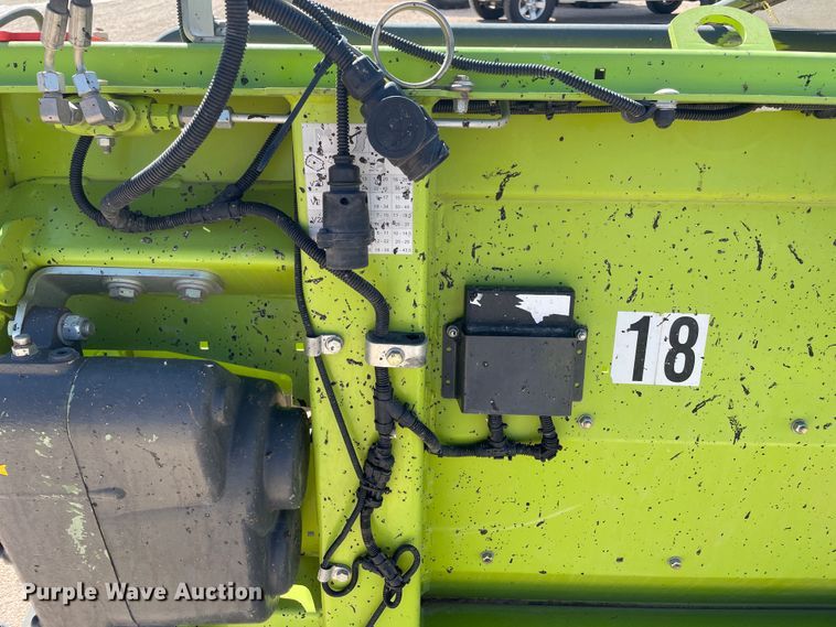 image for item DN5127 2018 Claas 380  pickup head