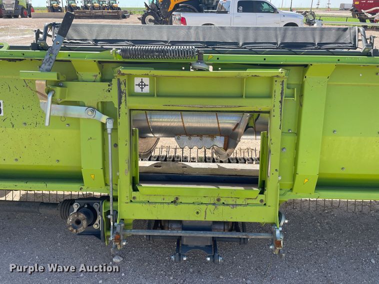 image for item DN5127 2018 Claas 380  pickup head