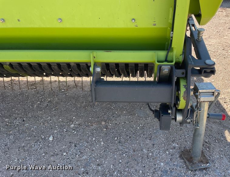 image for item DN5127 2018 Claas 380  pickup head