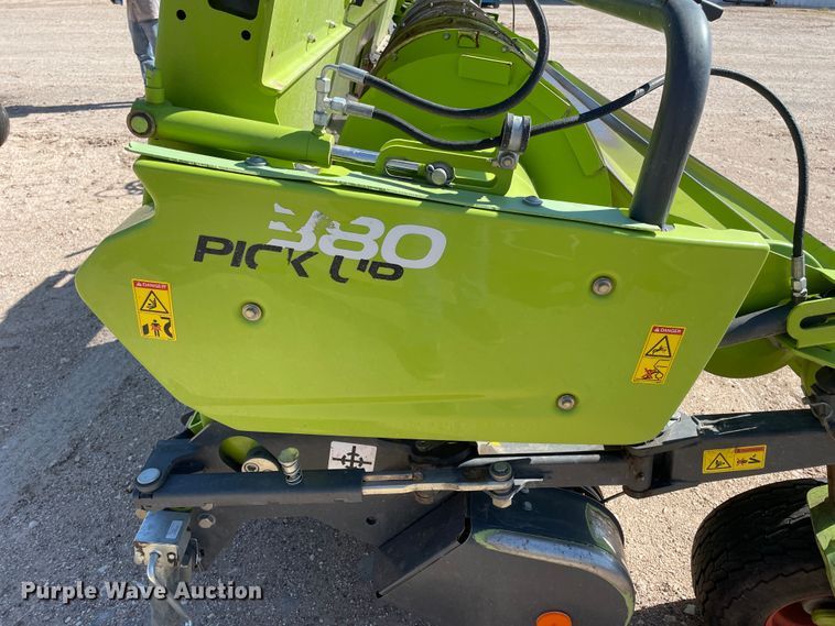 image for item DN5127 2018 Claas 380  pickup head