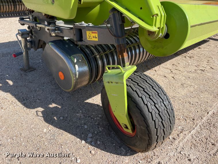 image for item DN5127 2018 Claas 380  pickup head