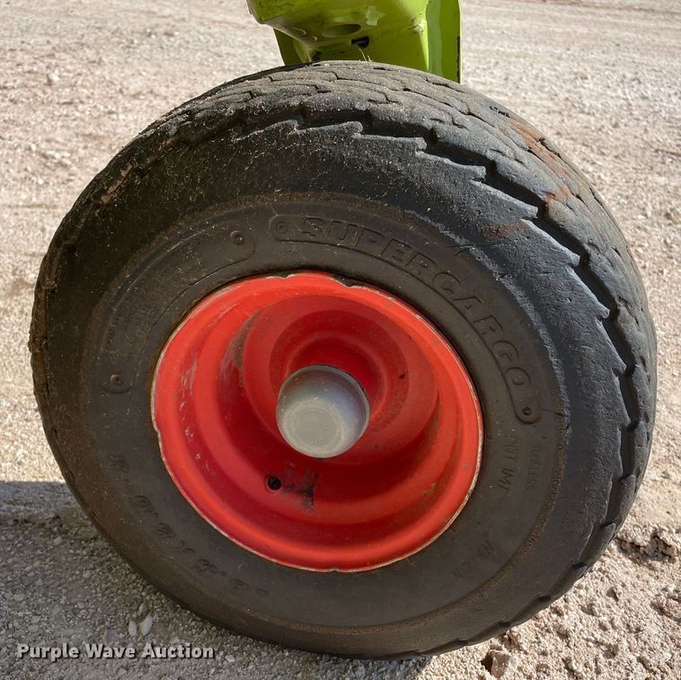 image for item DN5127 2018 Claas 380  pickup head