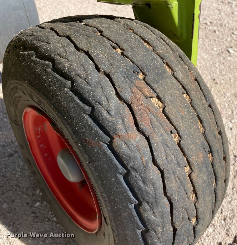 image for item DN5127 2018 Claas 380  pickup head