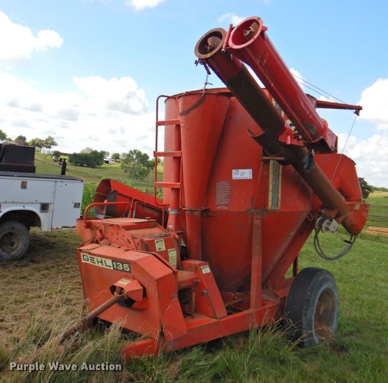 image for item DP4745 Gehl MX135  feed grinder/mixer