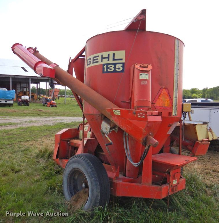 image for item DP4745 Gehl MX135  feed grinder/mixer