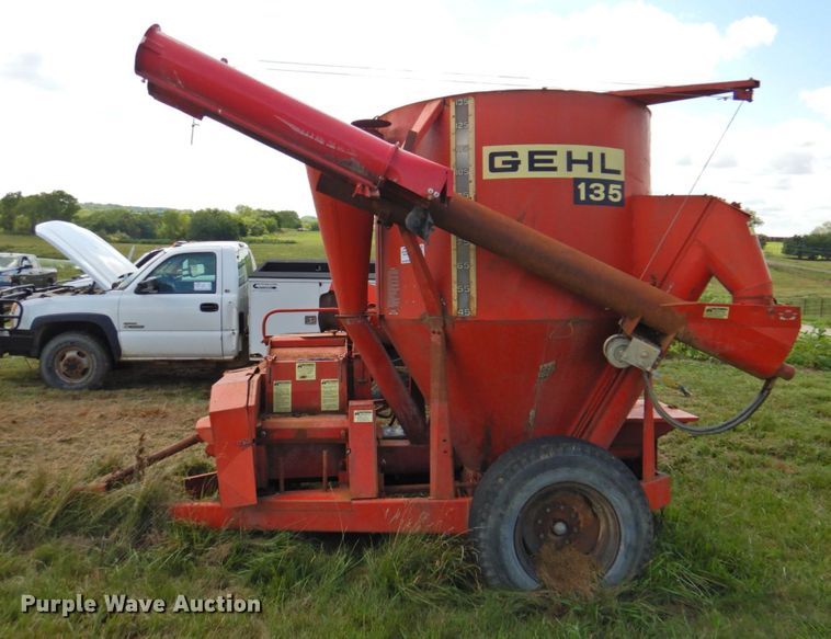 image for item DP4745 Gehl MX135  feed grinder/mixer