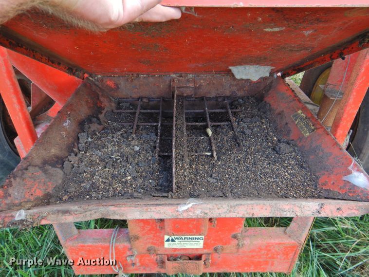 image for item DP4745 Gehl MX135  feed grinder/mixer