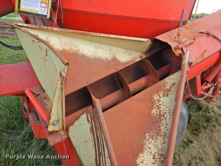 image for item DP4745 Gehl MX135  feed grinder/mixer