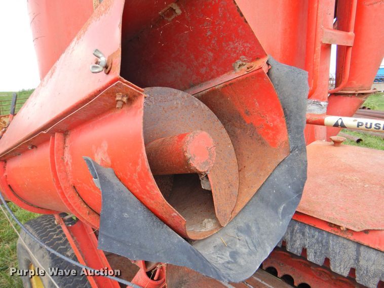 image for item DP4745 Gehl MX135  feed grinder/mixer