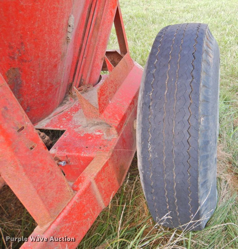 image for item DP4745 Gehl MX135  feed grinder/mixer