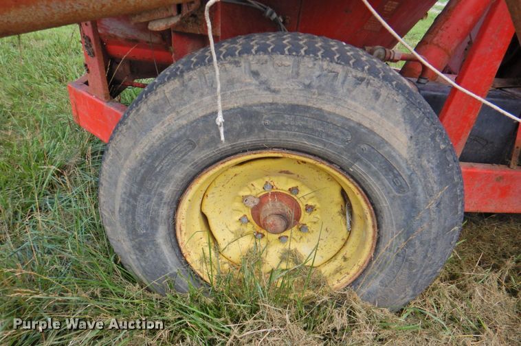 image for item DP4745 Gehl MX135  feed grinder/mixer