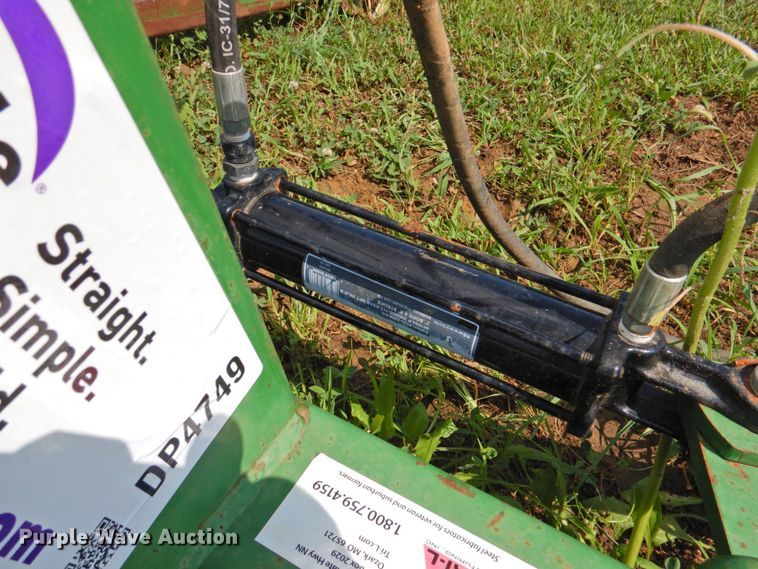 image for item DP4749 Tri-L 300C  bale unroller