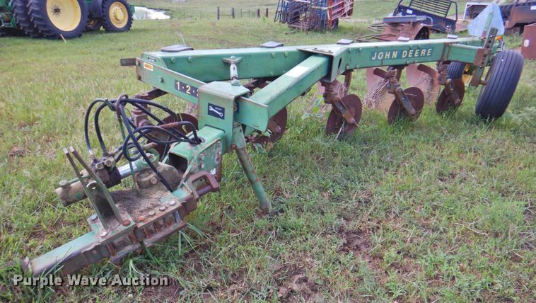 image for item DP4758 John Deere 2600  five bottom plow