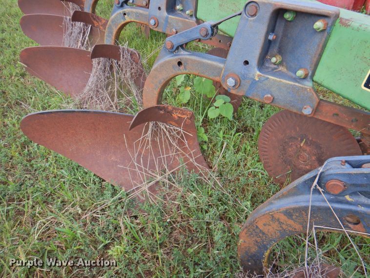 image for item DP4758 John Deere 2600  five bottom plow