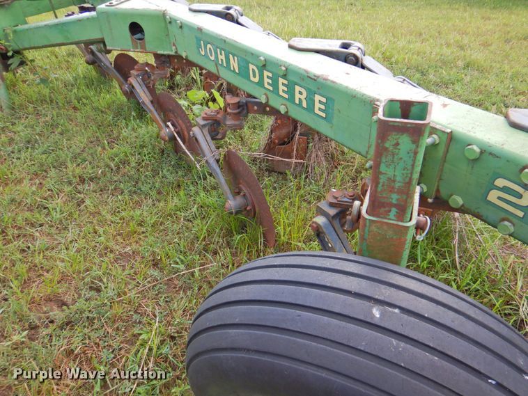 image for item DP4758 John Deere 2600  five bottom plow