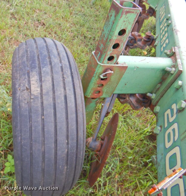 image for item DP4758 John Deere 2600  five bottom plow