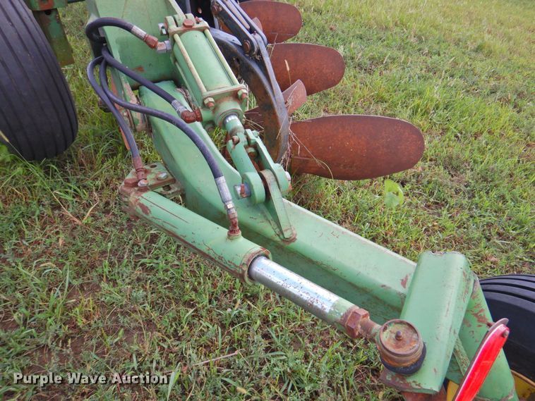 image for item DP4758 John Deere 2600  five bottom plow