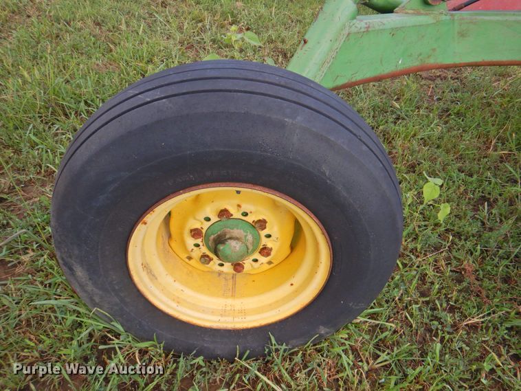 image for item DP4758 John Deere 2600  five bottom plow