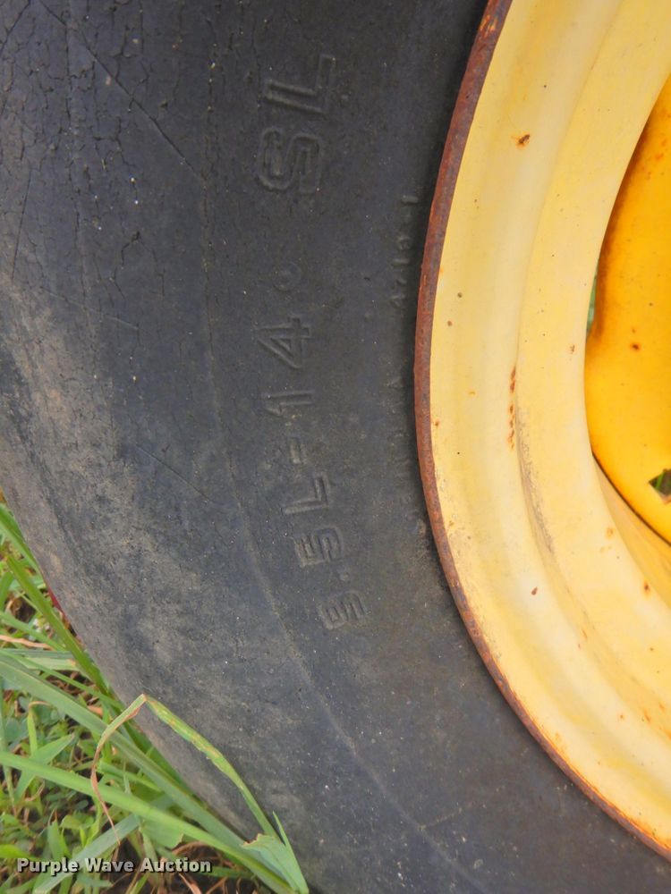 image for item DP4758 John Deere 2600  five bottom plow