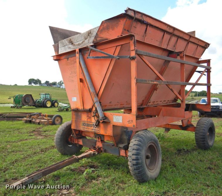image for item DP4760 Richardton  silage dump wagon
