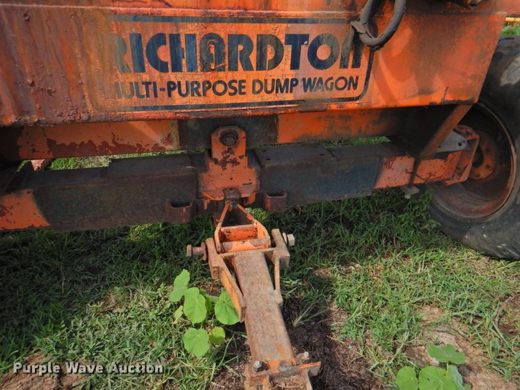 image for item DP4760 Richardton  silage dump wagon