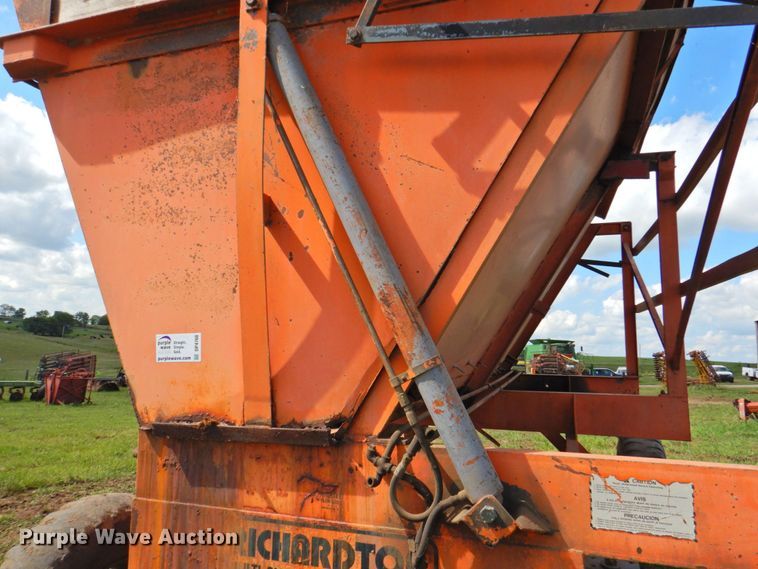 image for item DP4760 Richardton  silage dump wagon