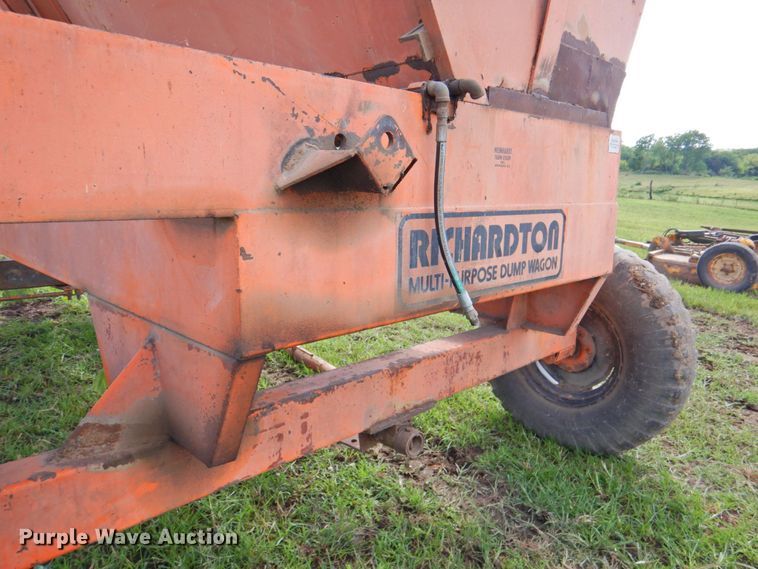 image for item DP4760 Richardton  silage dump wagon