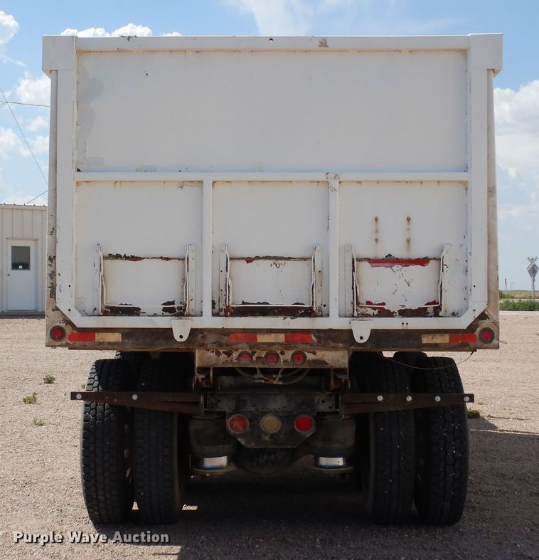 image for item DR1282 1999 Freightliner FLD  grain truck