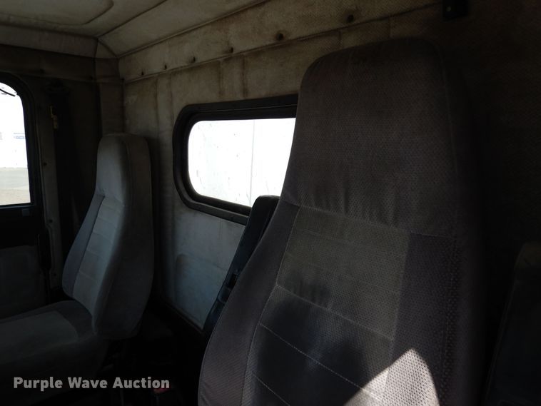 image for item DR1282 1999 Freightliner FLD  grain truck