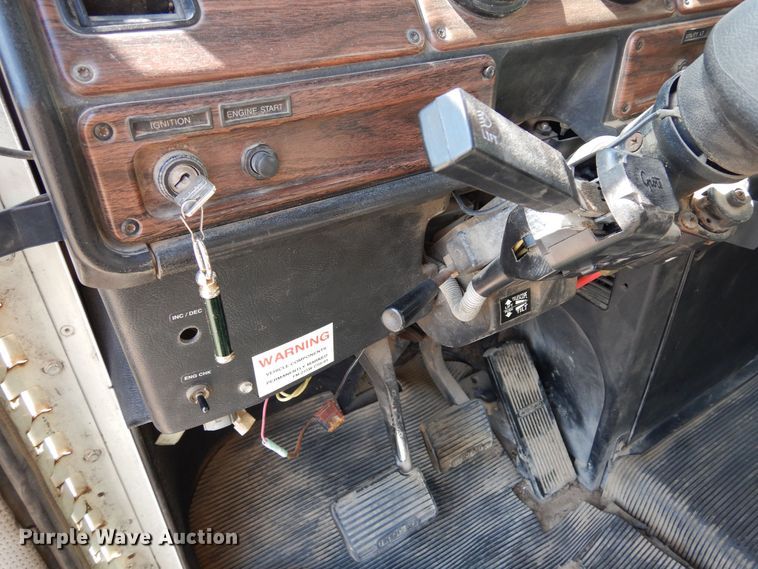 image for item DR1282 1999 Freightliner FLD  grain truck