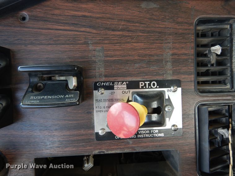 image for item DR1282 1999 Freightliner FLD  grain truck