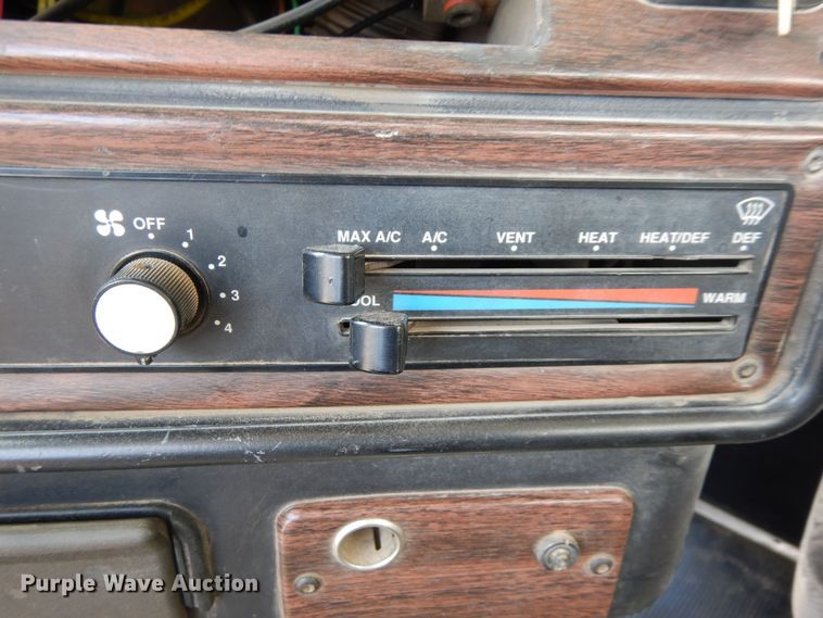 image for item DR1282 1999 Freightliner FLD  grain truck