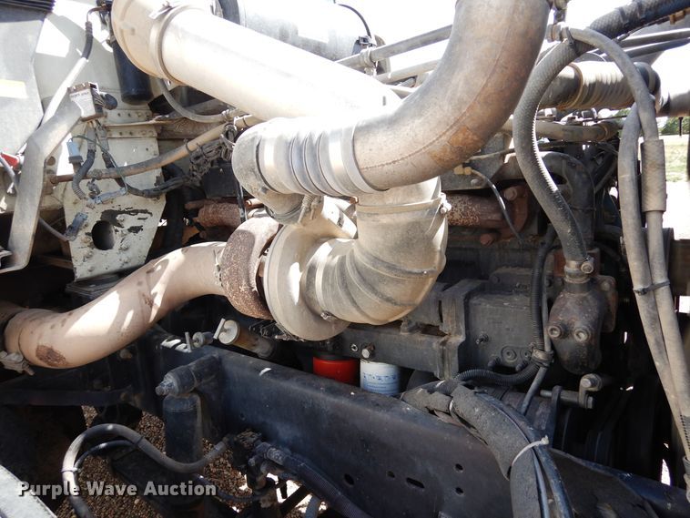 image for item DR1282 1999 Freightliner FLD  grain truck