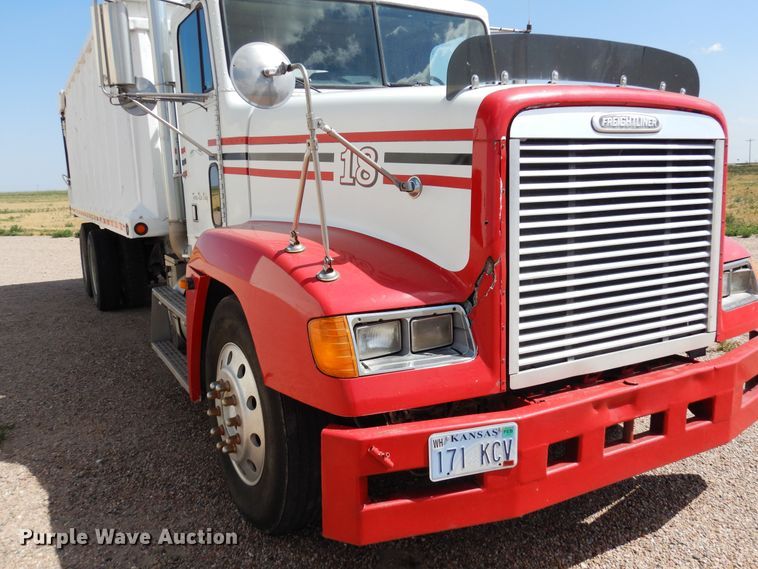 image for item DR1282 1999 Freightliner FLD  grain truck