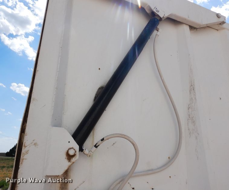 image for item DR1282 1999 Freightliner FLD  grain truck