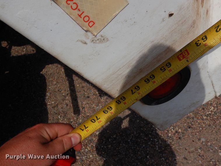 image for item DR1282 1999 Freightliner FLD  grain truck