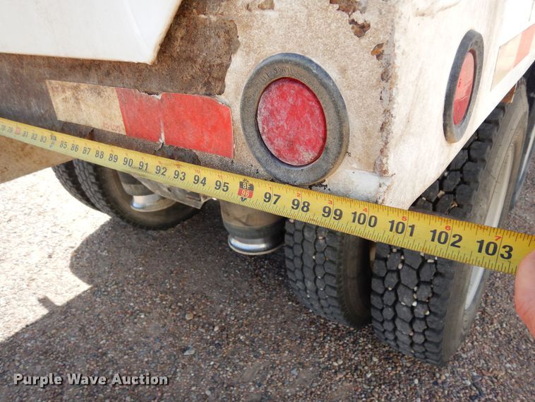 image for item DR1282 1999 Freightliner FLD  grain truck